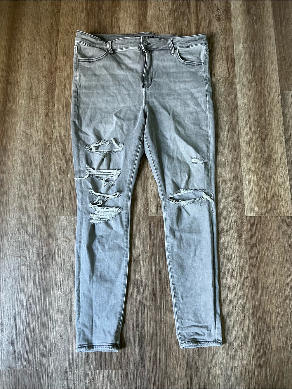 American Eagle Outfitters Light Gray High-Rise Distressed Skinny Jeans